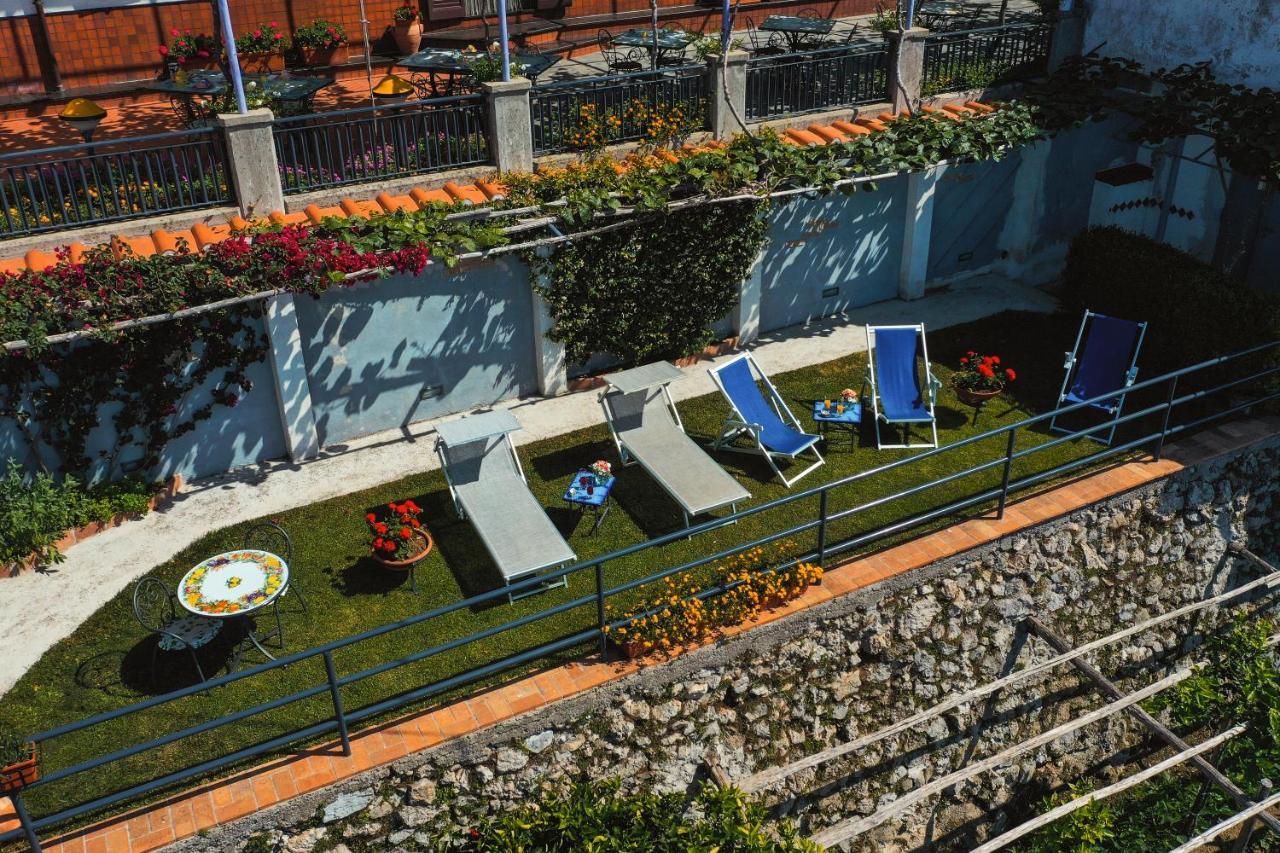 Hotel Roccia Fiorita Furore Exterior foto