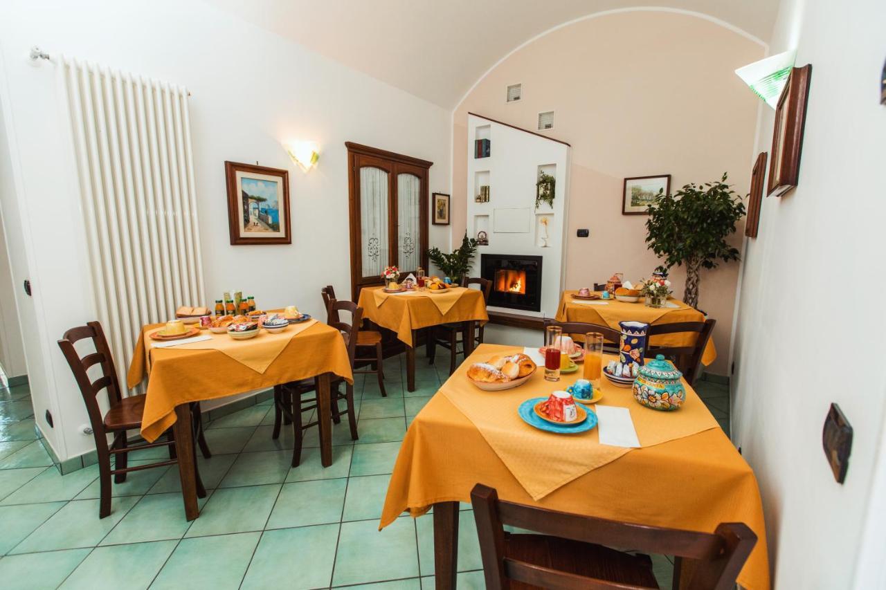 Hotel Roccia Fiorita Furore Exterior foto